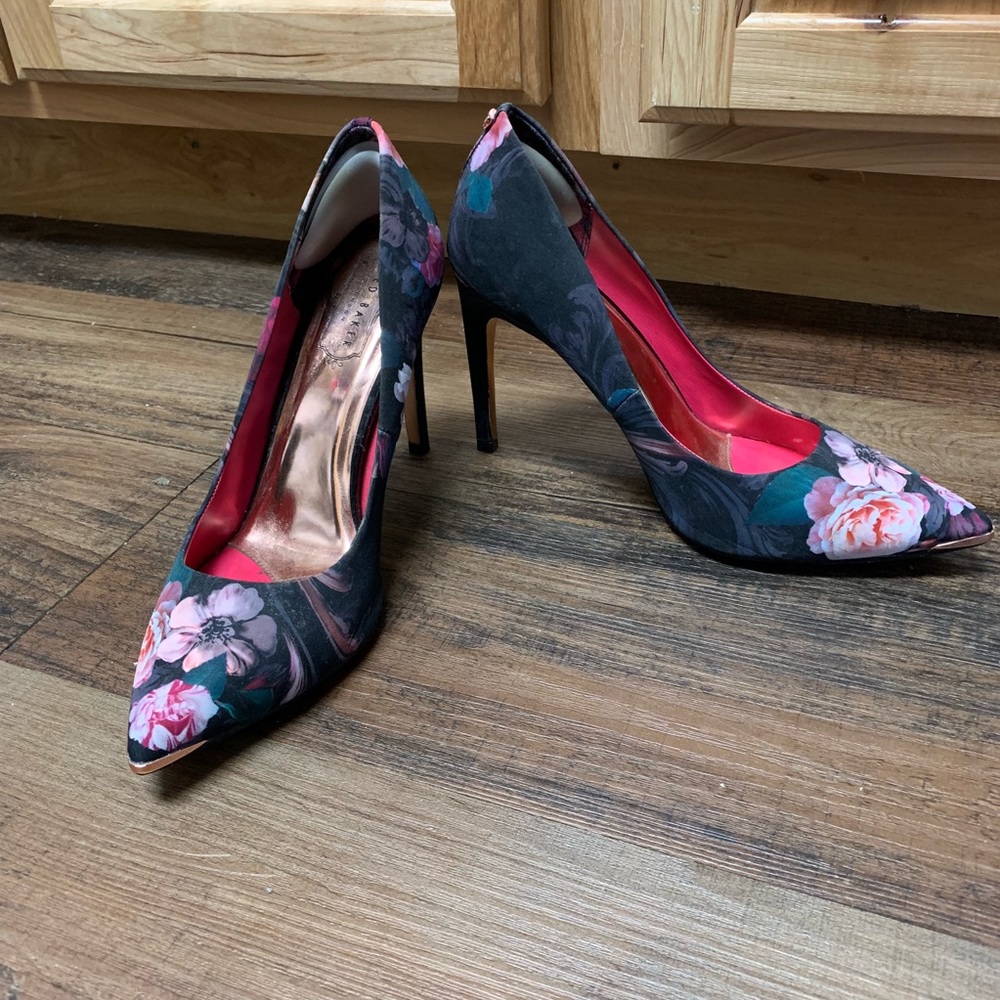Ted Baker London Neevo 3 Women’s Dress Pump 38.5